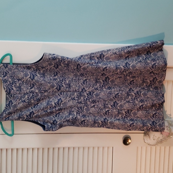 Sleeveless Dress - Picture 4 of 7